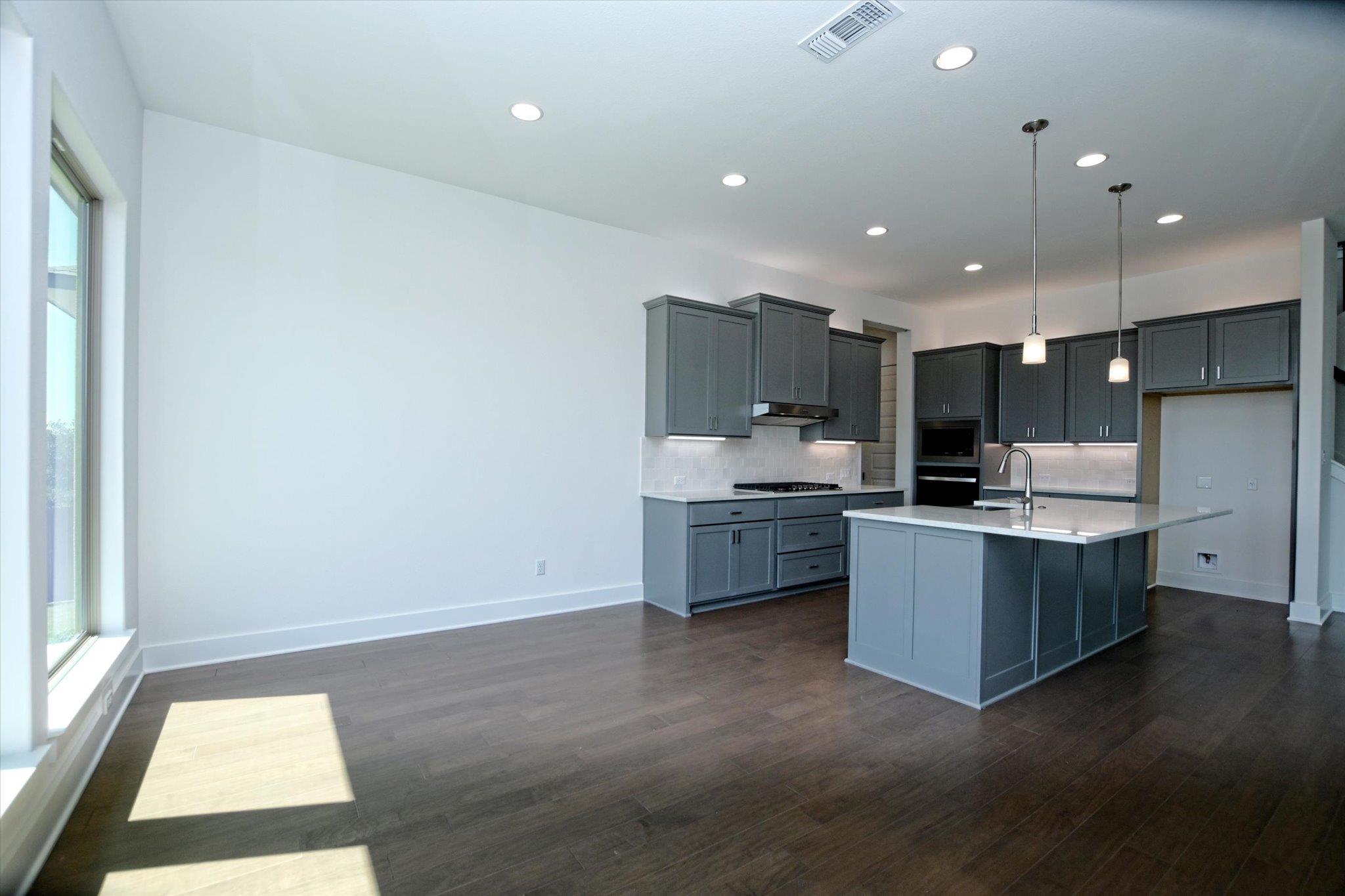 1209 Stormy Dr, Georgetown, TX 78633