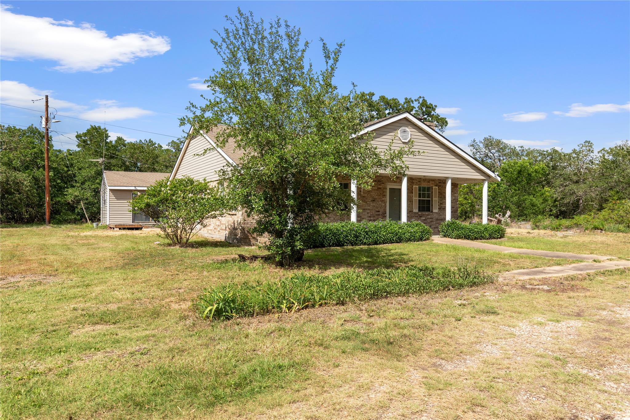 356 Cedar Ln, Cedar Creek, TX 78612