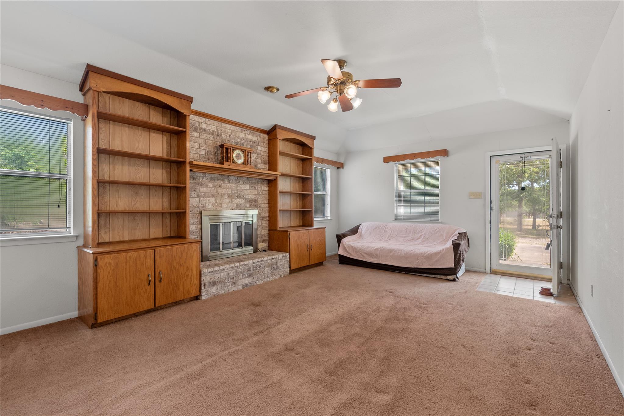 356 Cedar Ln, Cedar Creek, TX 78612