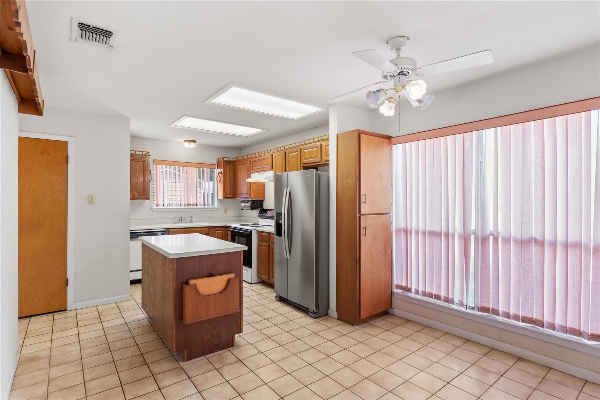 356 Cedar Ln, Cedar Creek, TX 78612