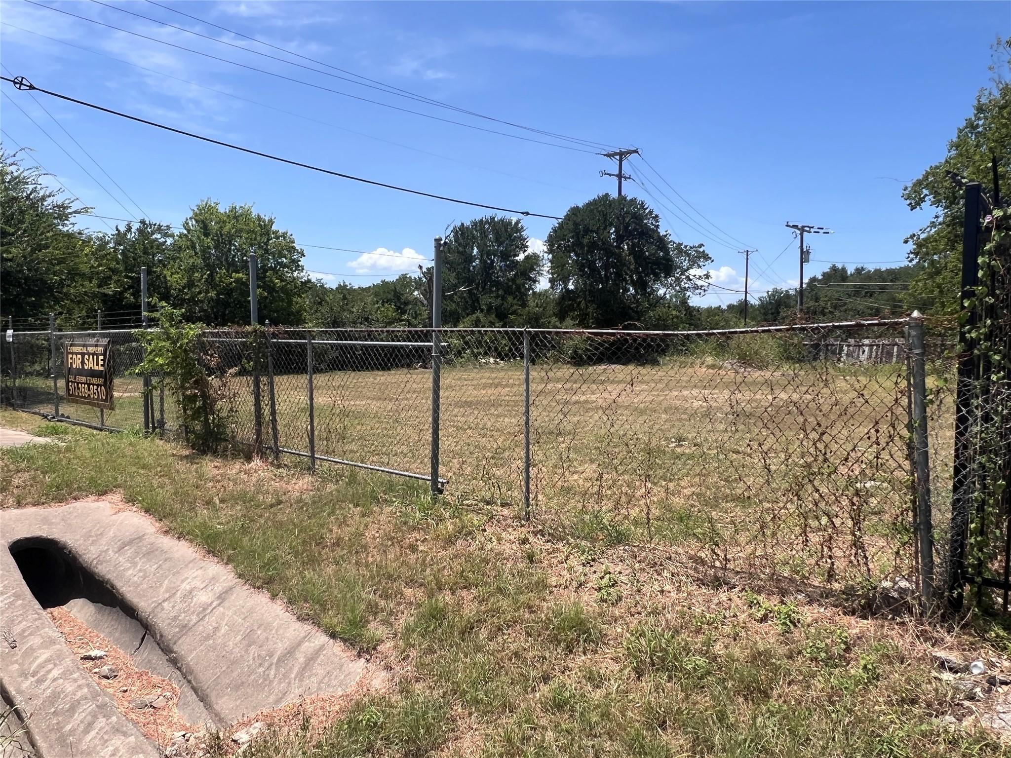1700 N Interstate 35 Highway, Round Rock, TX 78681