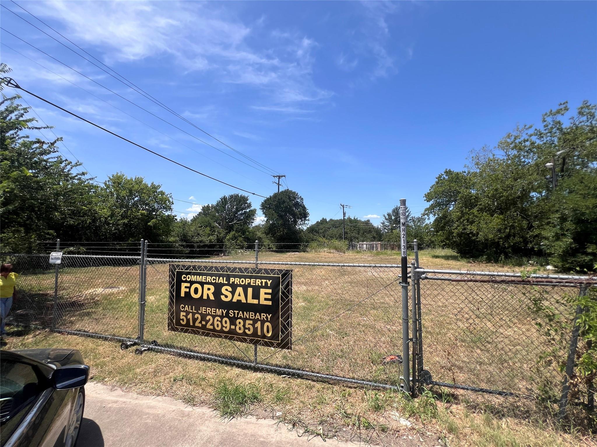 1700 N Interstate 35 Highway, Round Rock, TX 78681