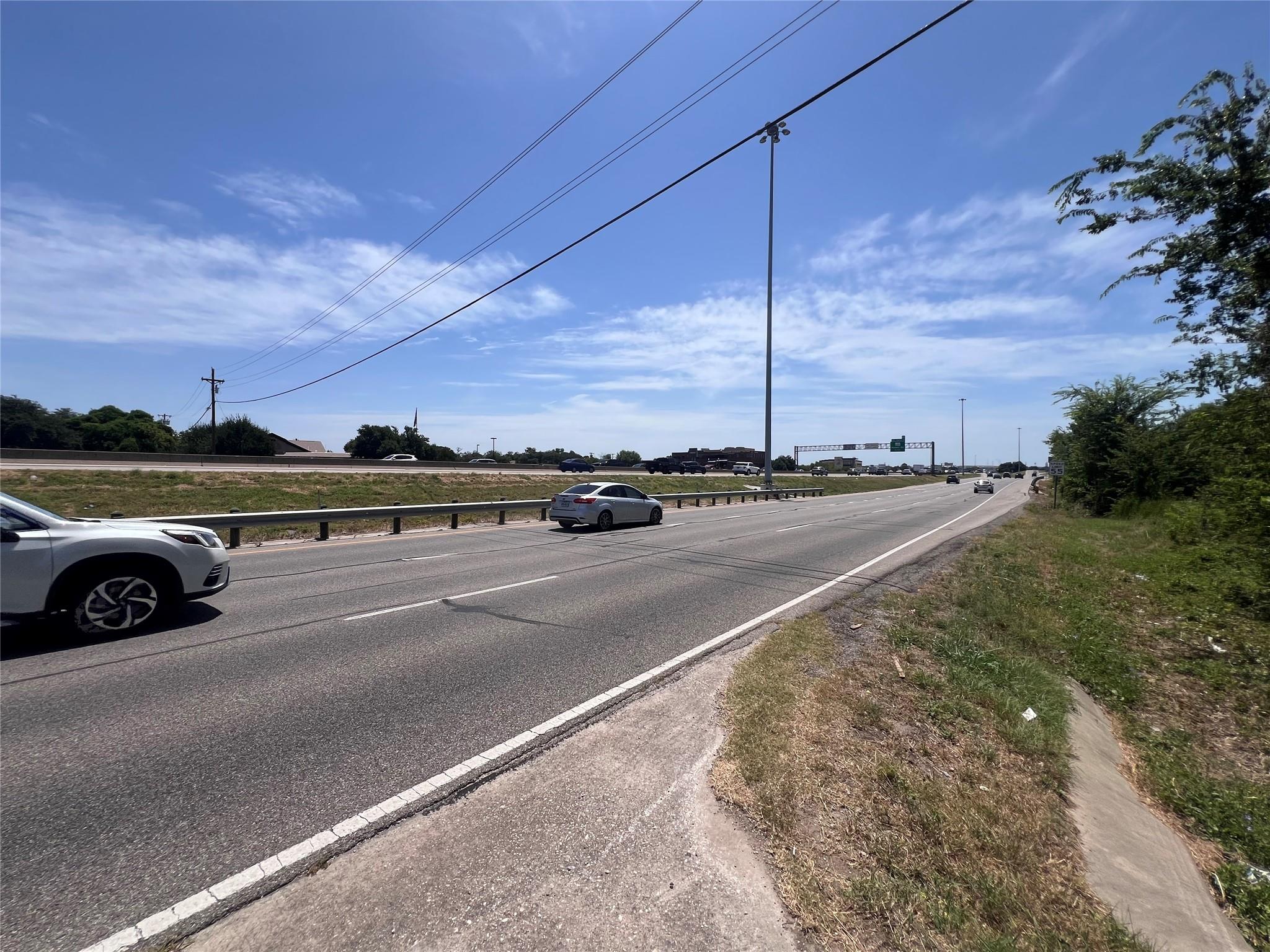 1700 N Interstate 35 Highway, Round Rock, TX 78681