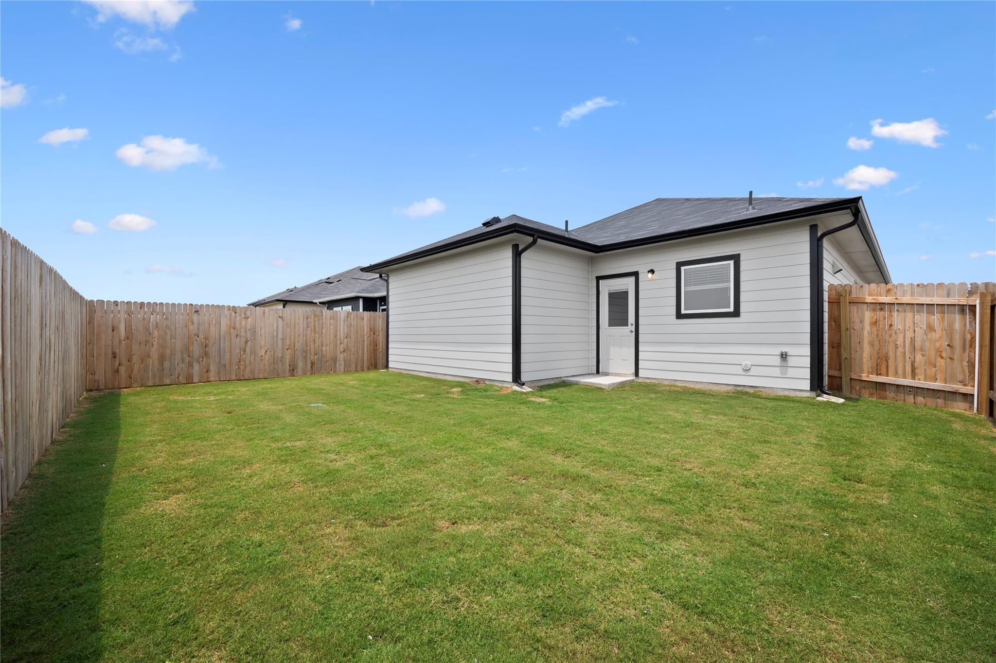 505 Estuary Dr, Maxwell, TX 78656