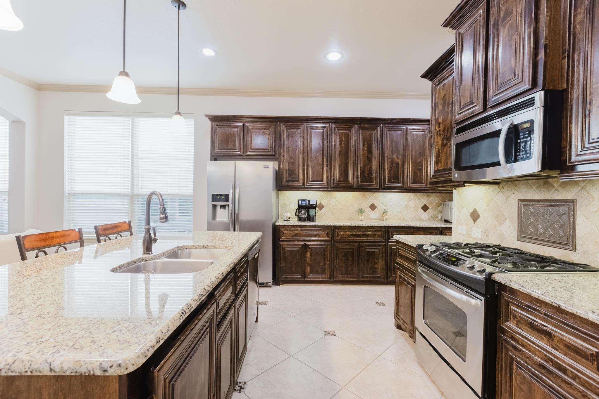 210 Yukon Cv, Hutto, TX 78634
