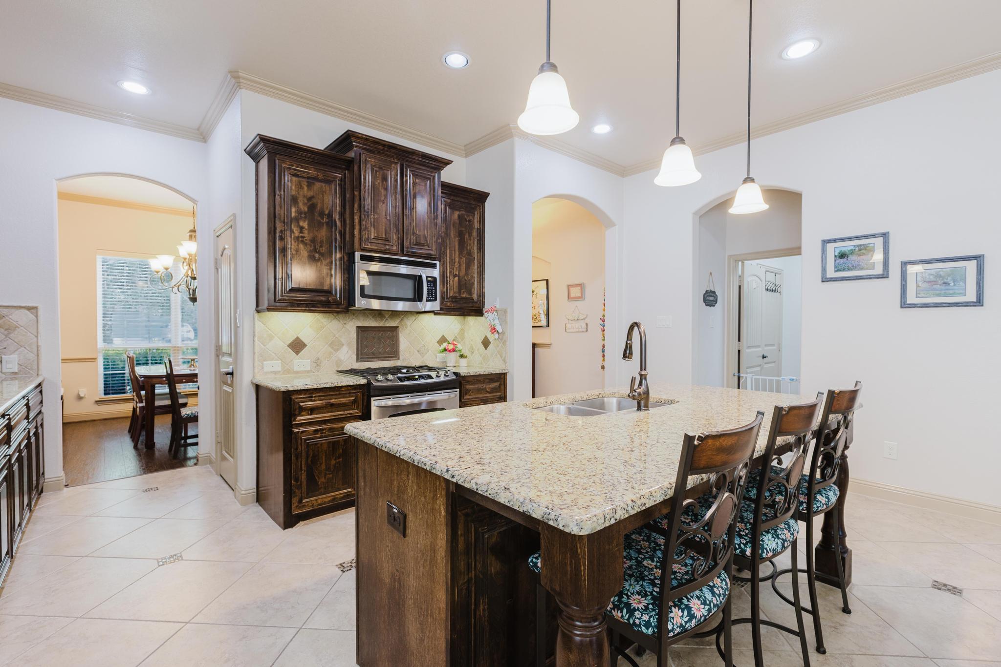210 Yukon Cv, Hutto, TX 78634