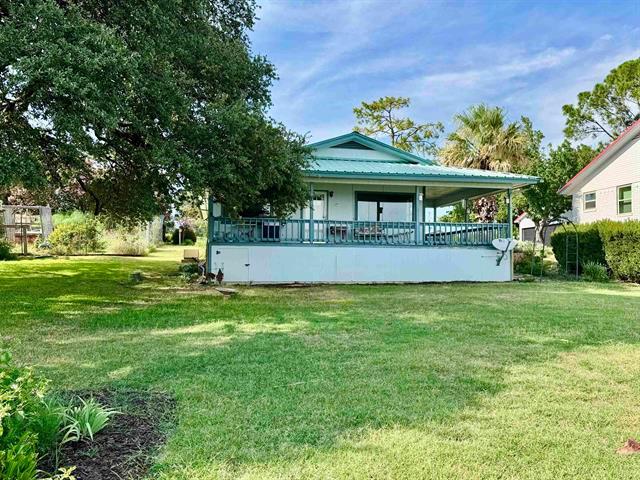 912 Cozy Ln, Tow, TX 78672