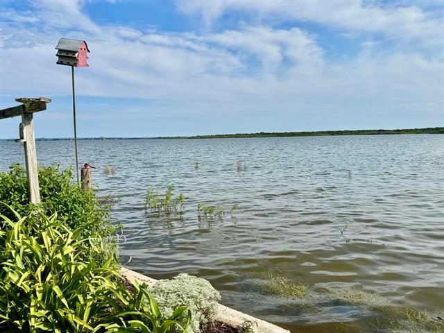 912 Cozy Ln, Tow, TX 78672