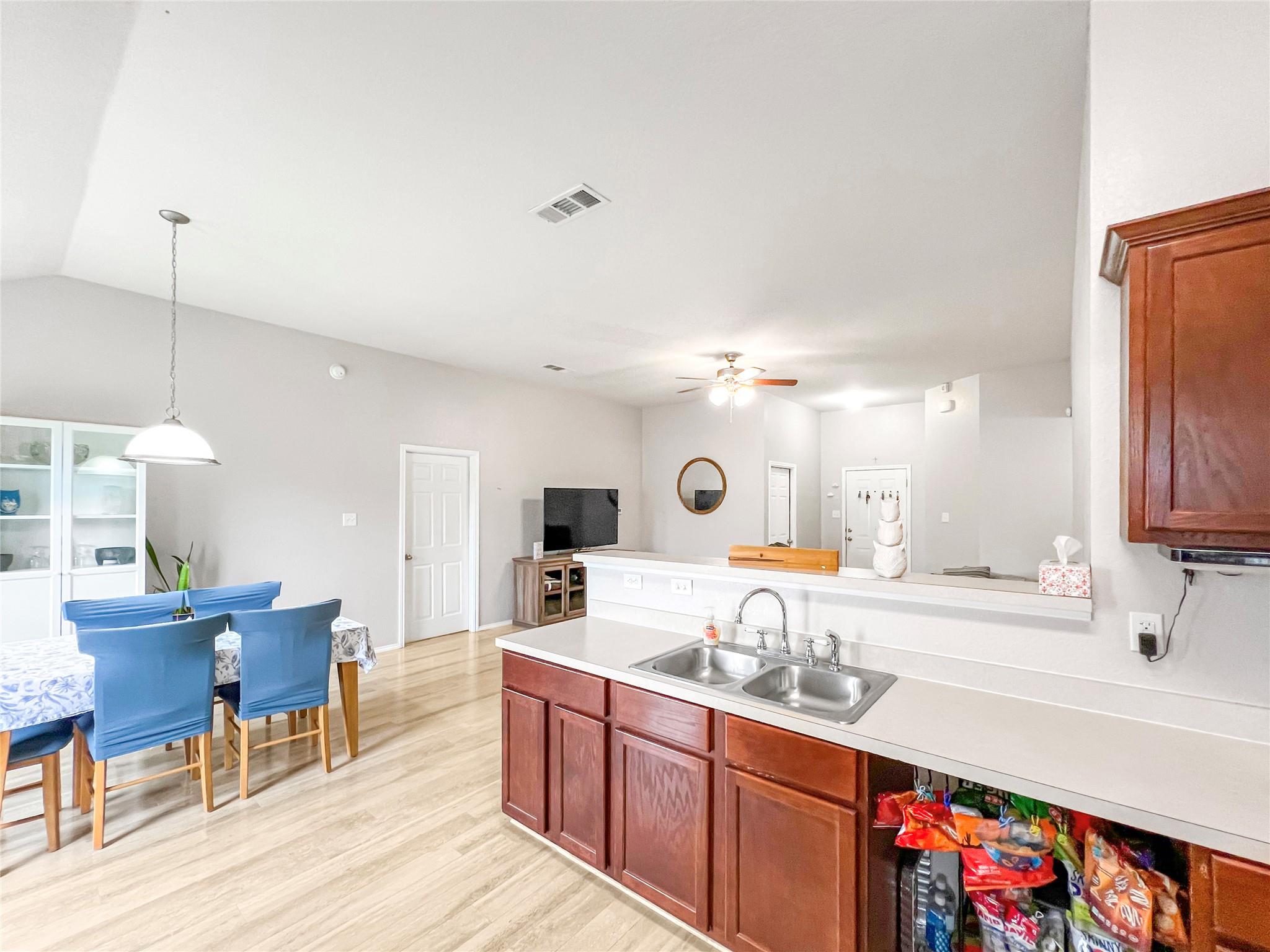 144 Calcite Ln, Jarrell, TX 76537