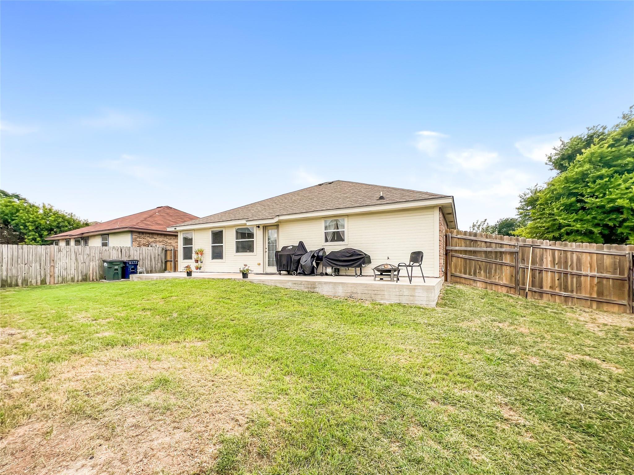 144 Calcite Ln, Jarrell, TX 76537