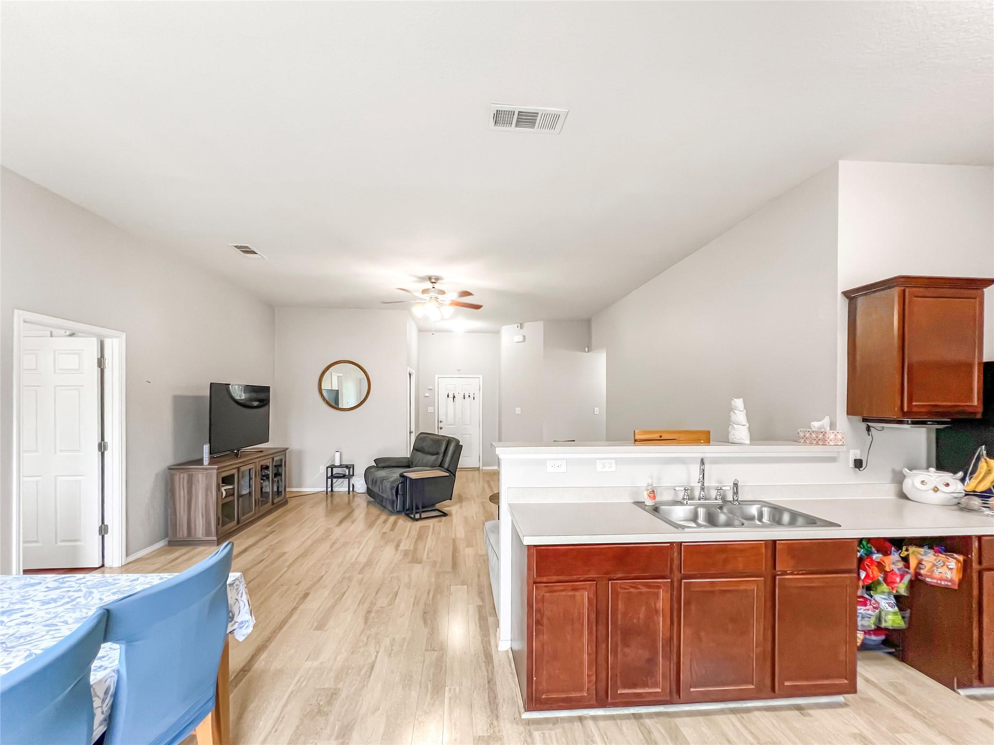 144 Calcite Ln, Jarrell, TX 76537