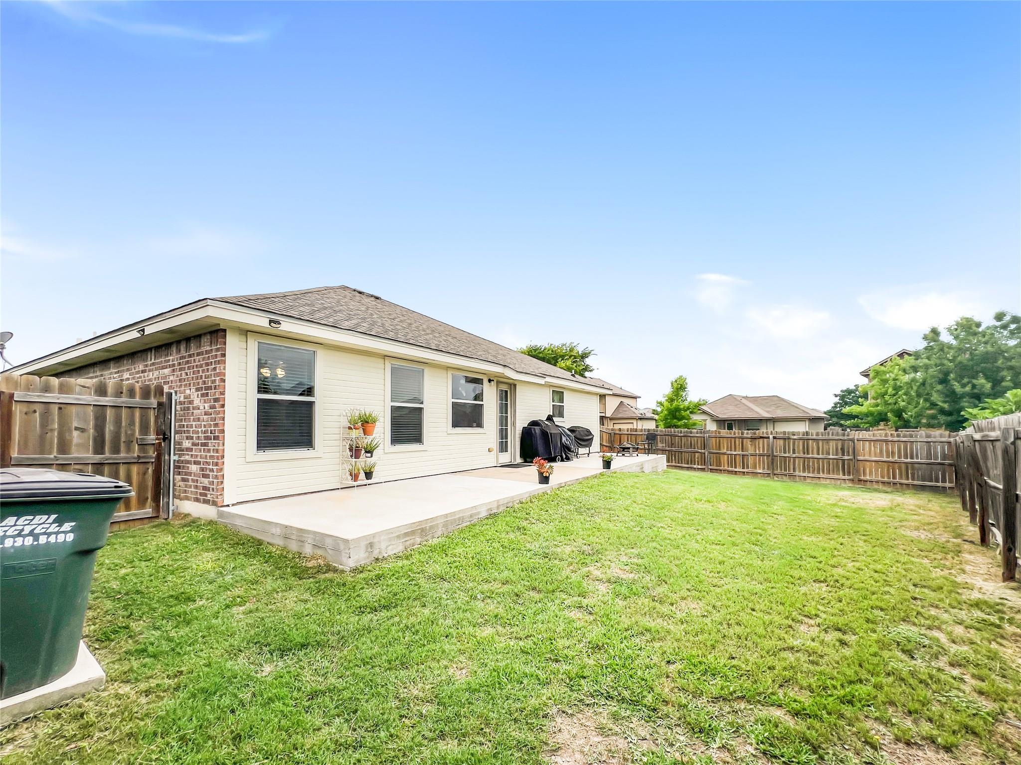 144 Calcite Ln, Jarrell, TX 76537