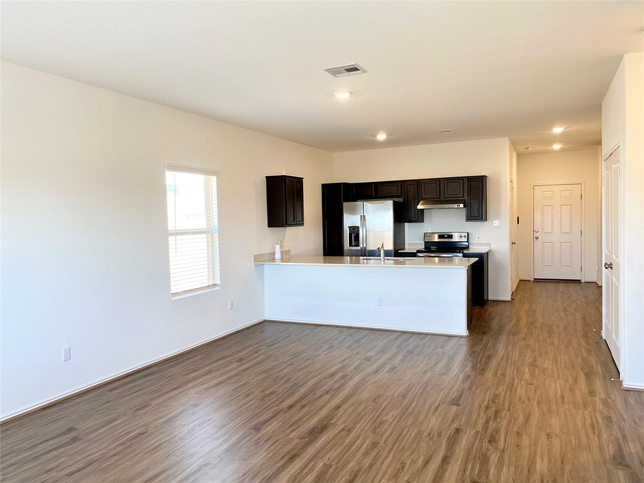 938 Circle Way, Jarrell, TX 76537