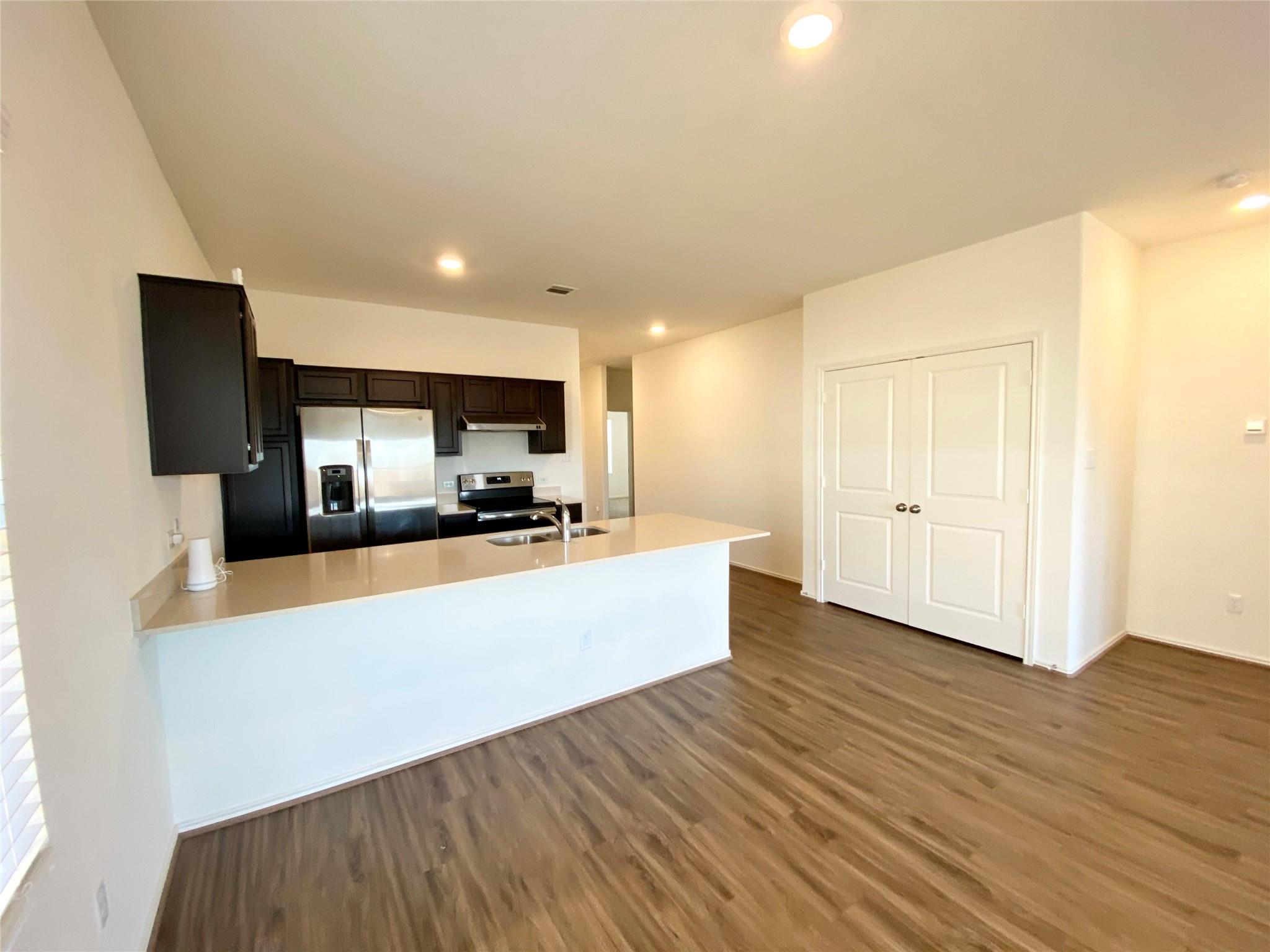 938 Circle Way, Jarrell, TX 76537