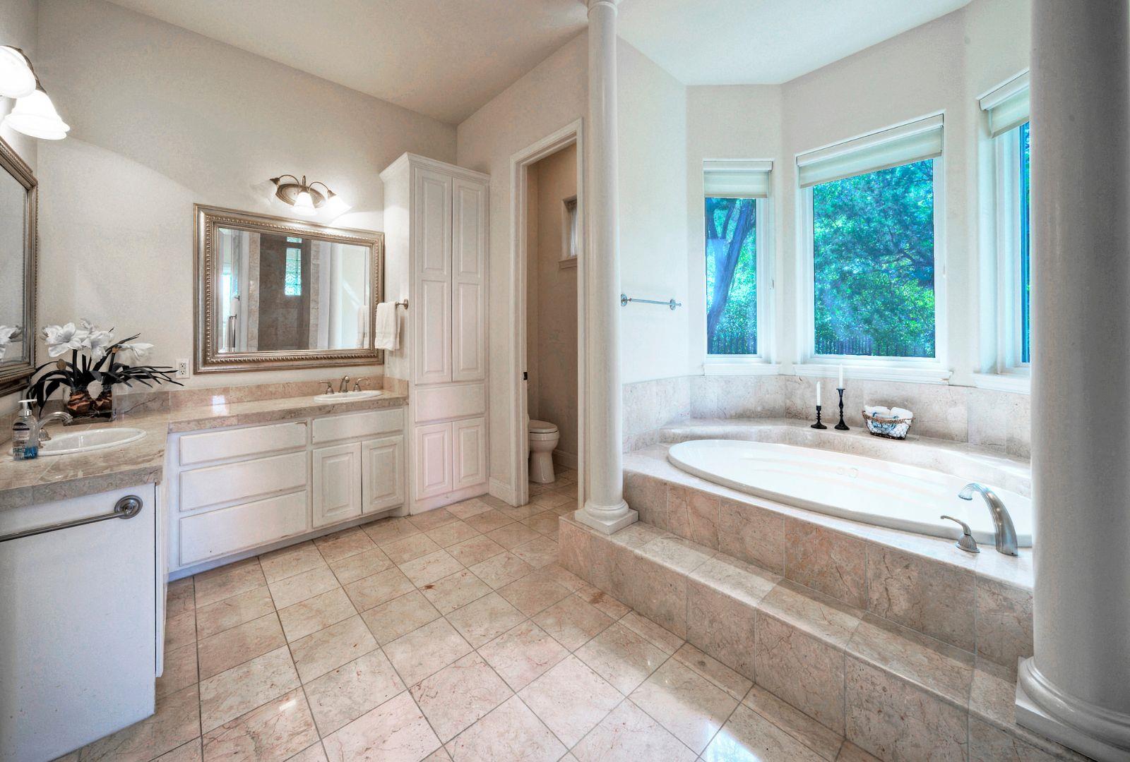 324 St Stephens School Rd S, Austin, TX 78746