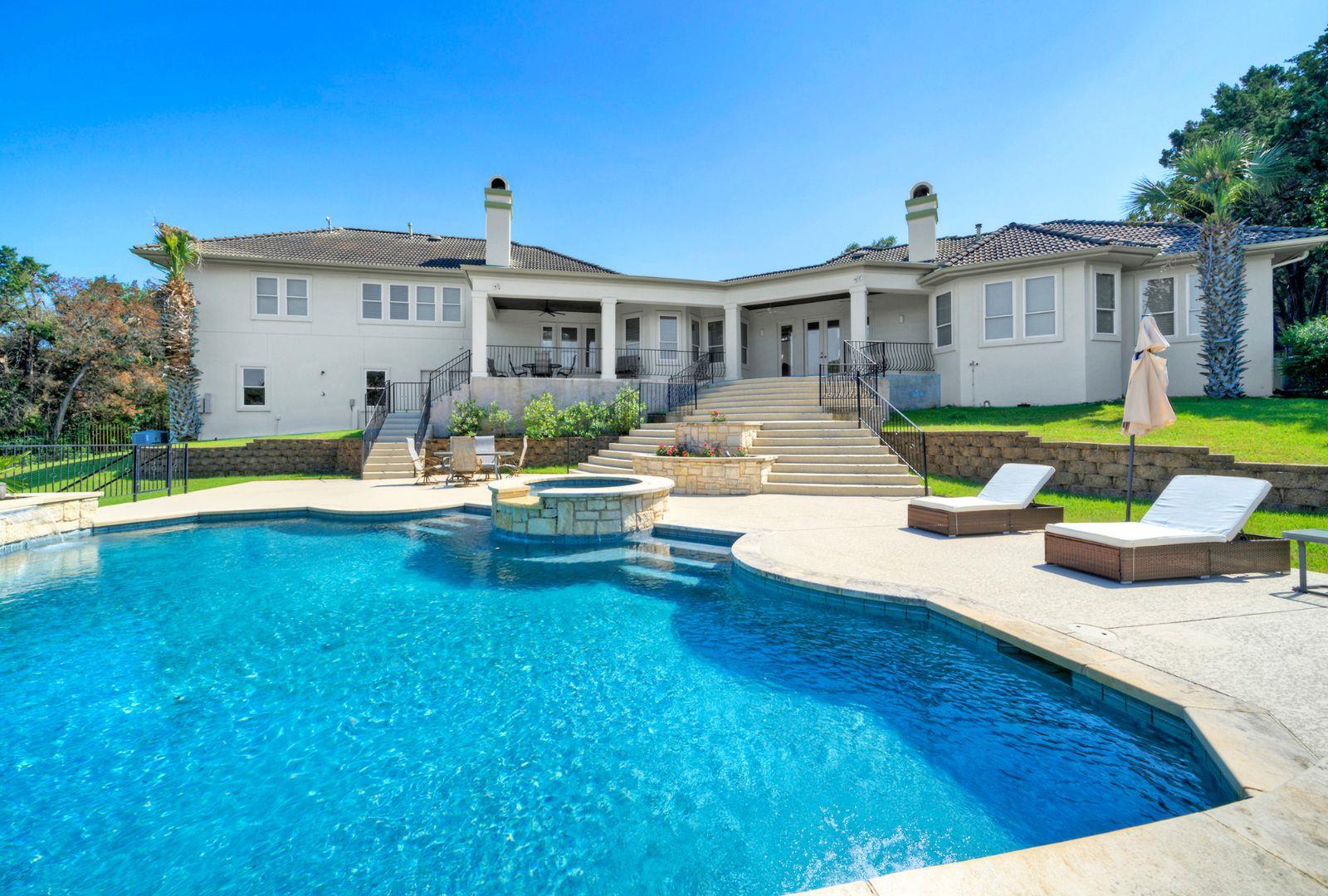 324 St Stephens School Rd S, Austin, TX 78746