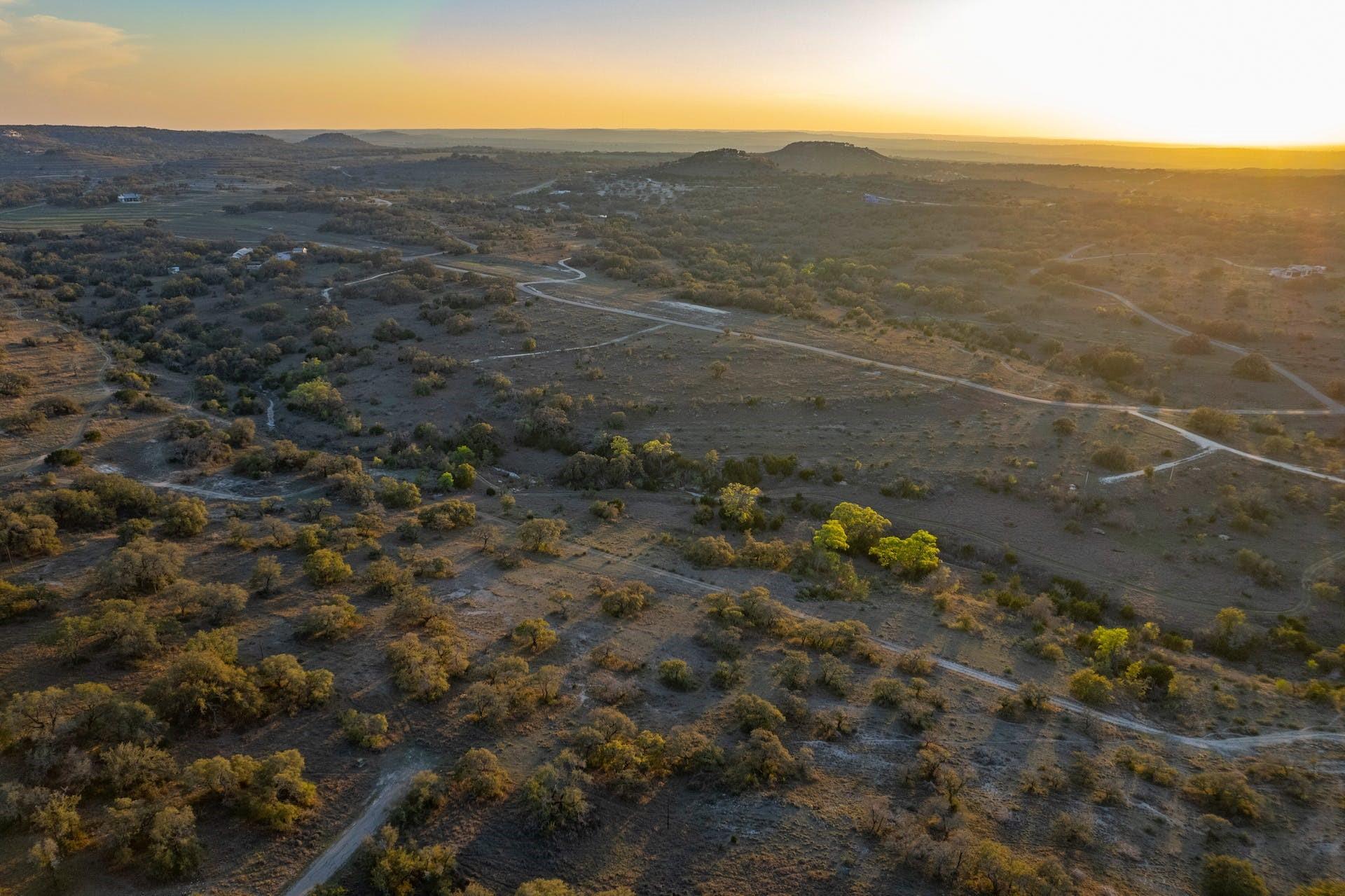 343 Cattle Creek Dr, Johnson City, TX 78636