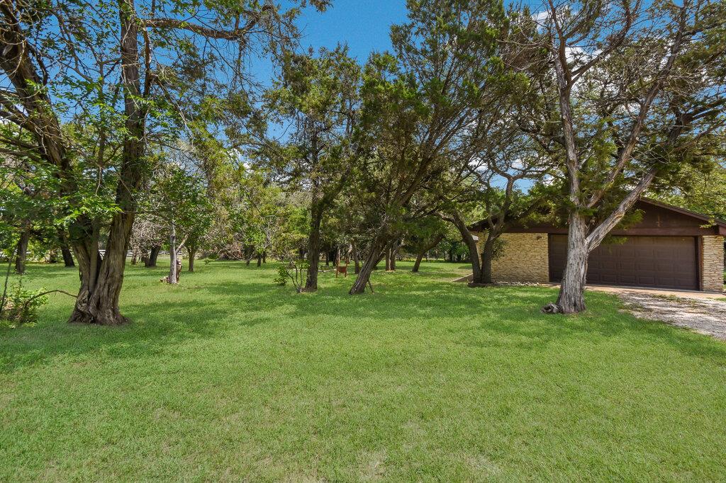 301 Navajo Trl, Georgetown, TX 78633