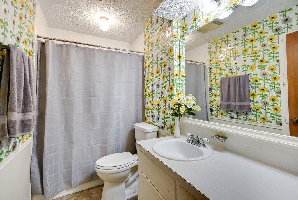 301 Navajo Trl, Georgetown, TX 78633