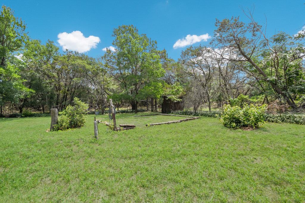 301 Navajo Trl, Georgetown, TX 78633