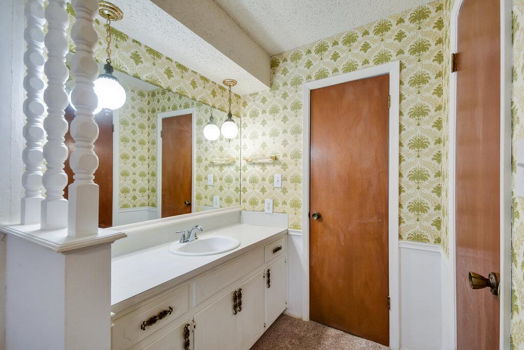 301 Navajo Trl, Georgetown, TX 78633