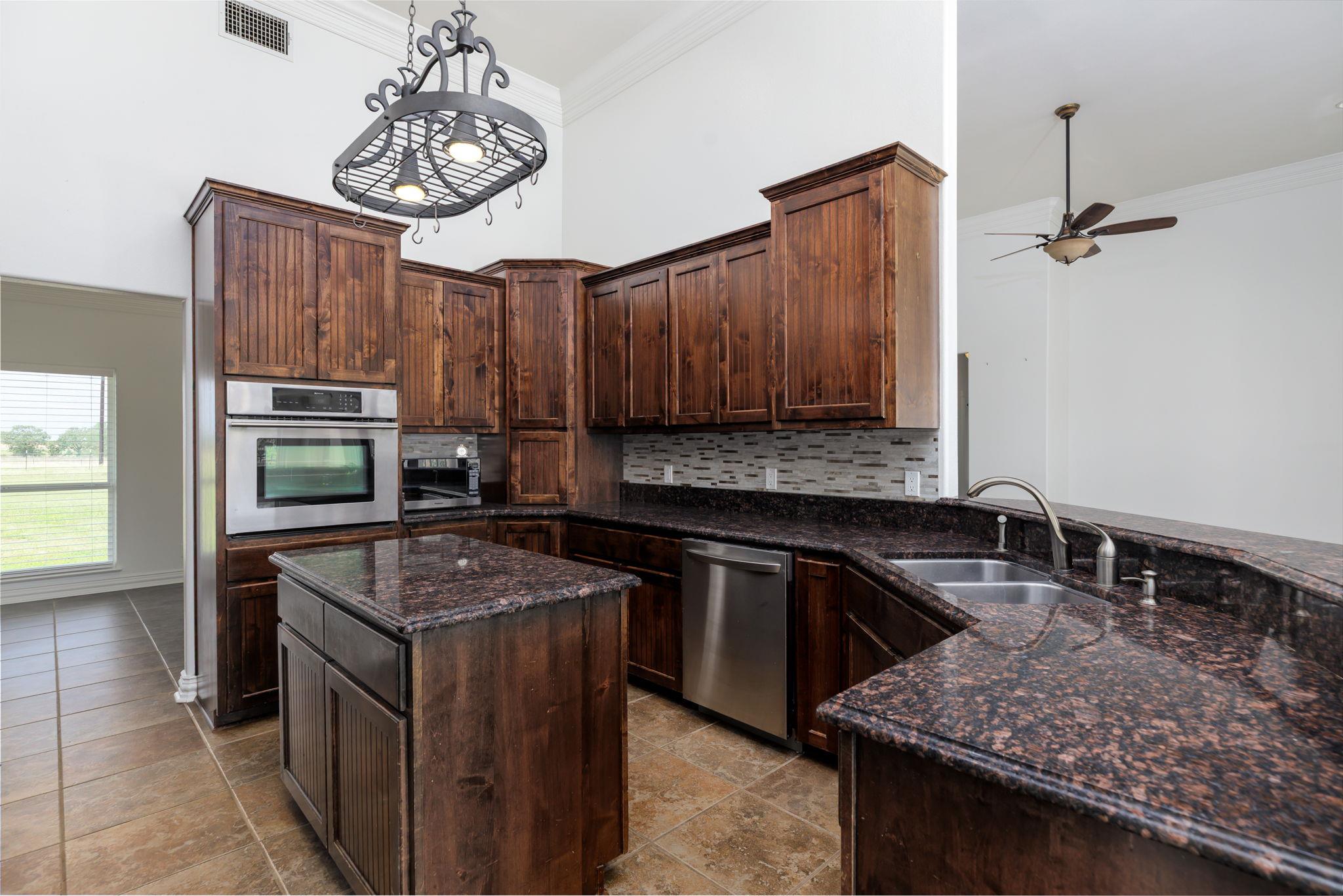 12011 Fm 1150 Rd, Luling, TX 78648
