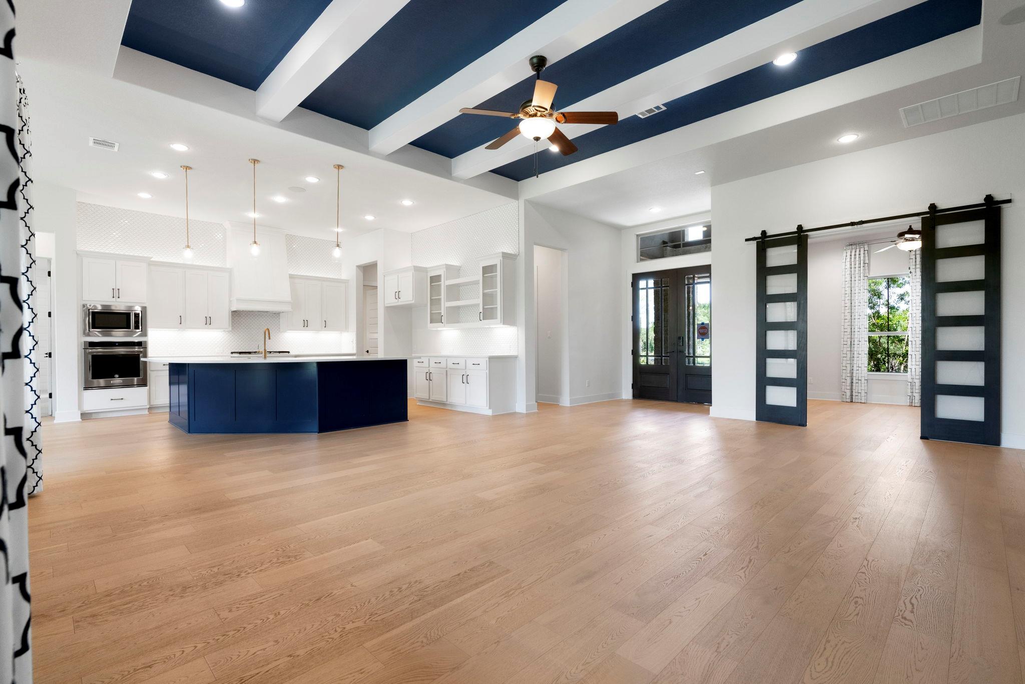 105 Council Oak Ct, Spicewood, TX 78669