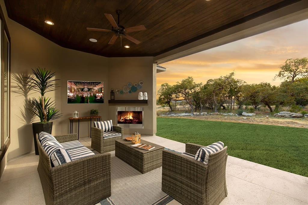 105 Council Oak Ct, Spicewood, TX 78669