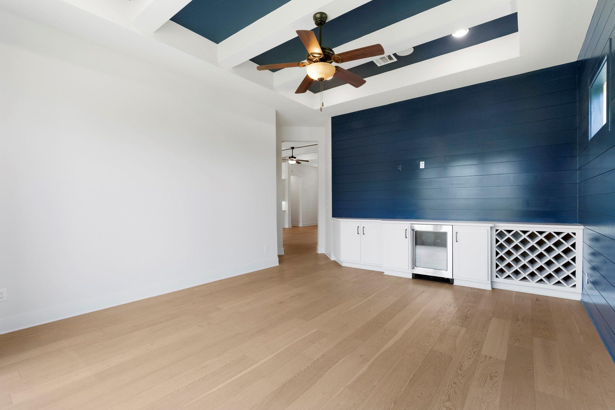 105 Council Oak Ct, Spicewood, TX 78669