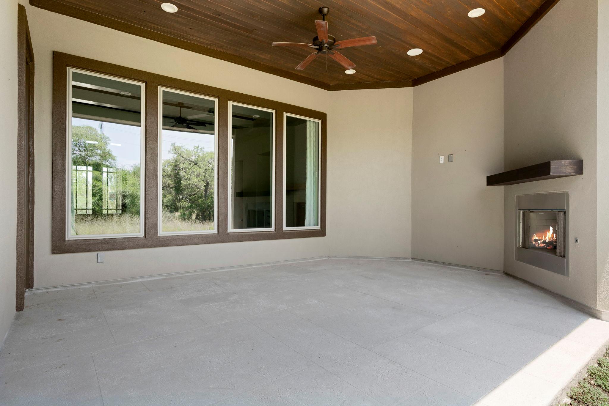 105 Council Oak Ct, Spicewood, TX 78669