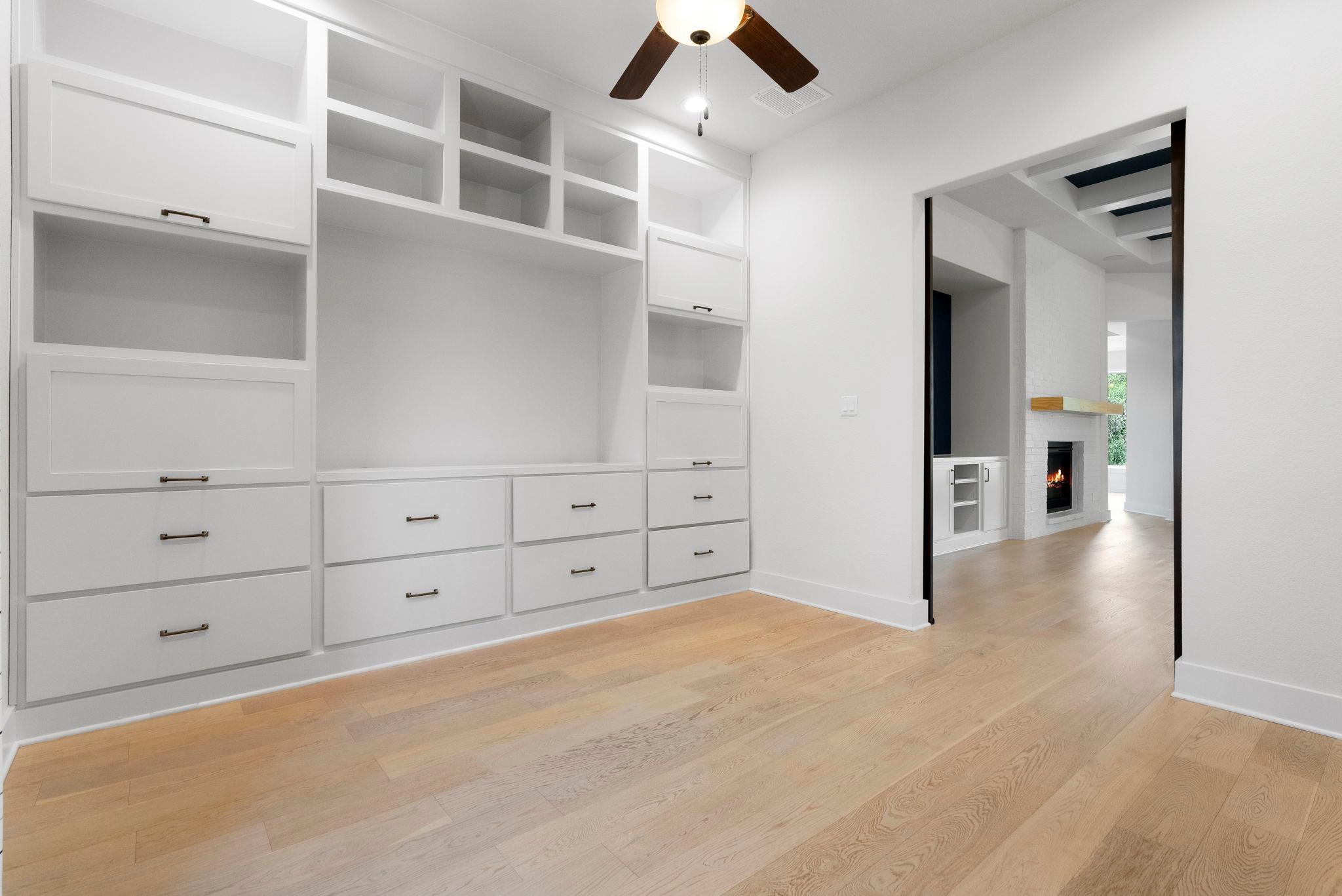 105 Council Oak Ct, Spicewood, TX 78669