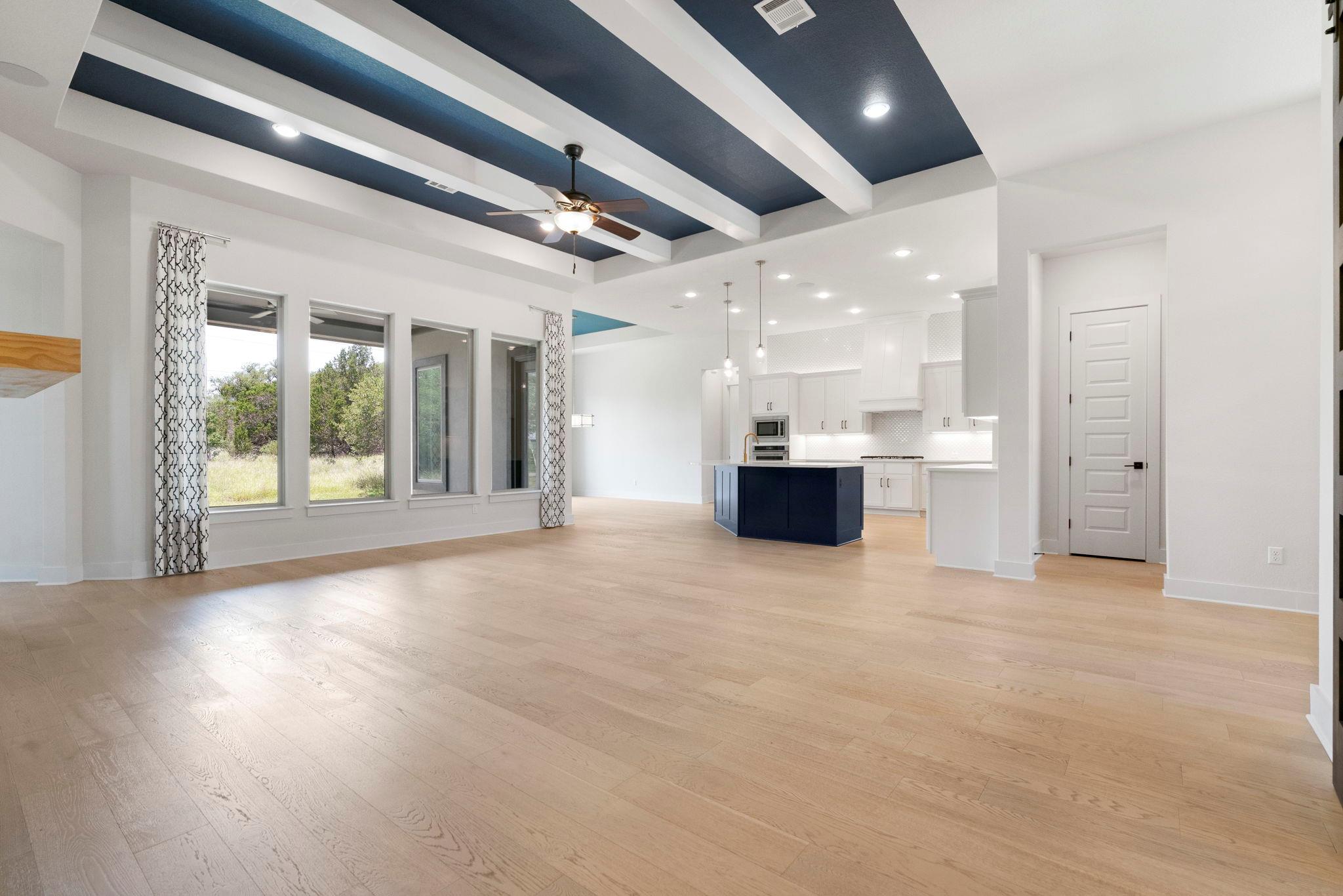 105 Council Oak Ct, Spicewood, TX 78669