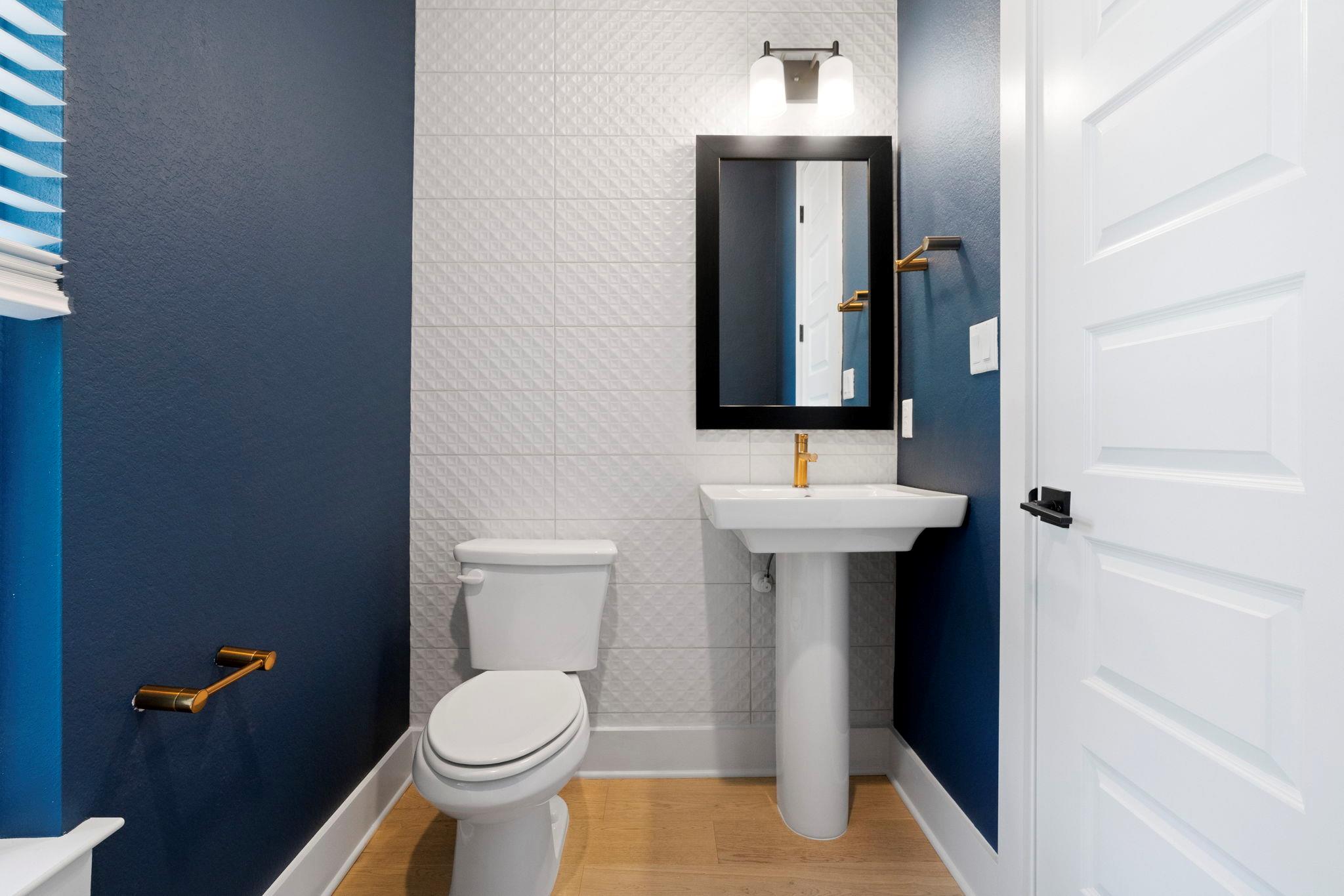 105 Council Oak Ct, Spicewood, TX 78669