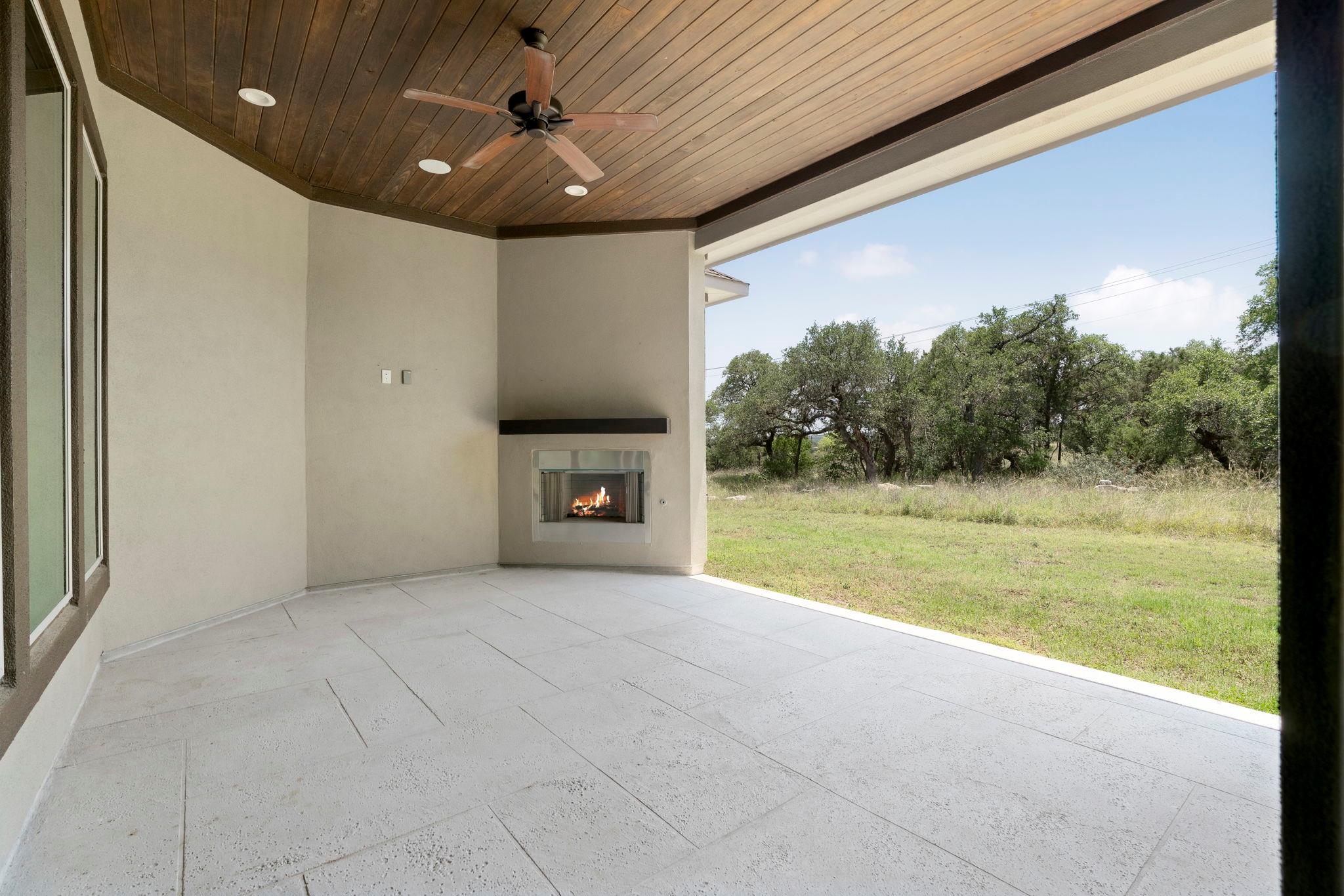 105 Council Oak Ct, Spicewood, TX 78669