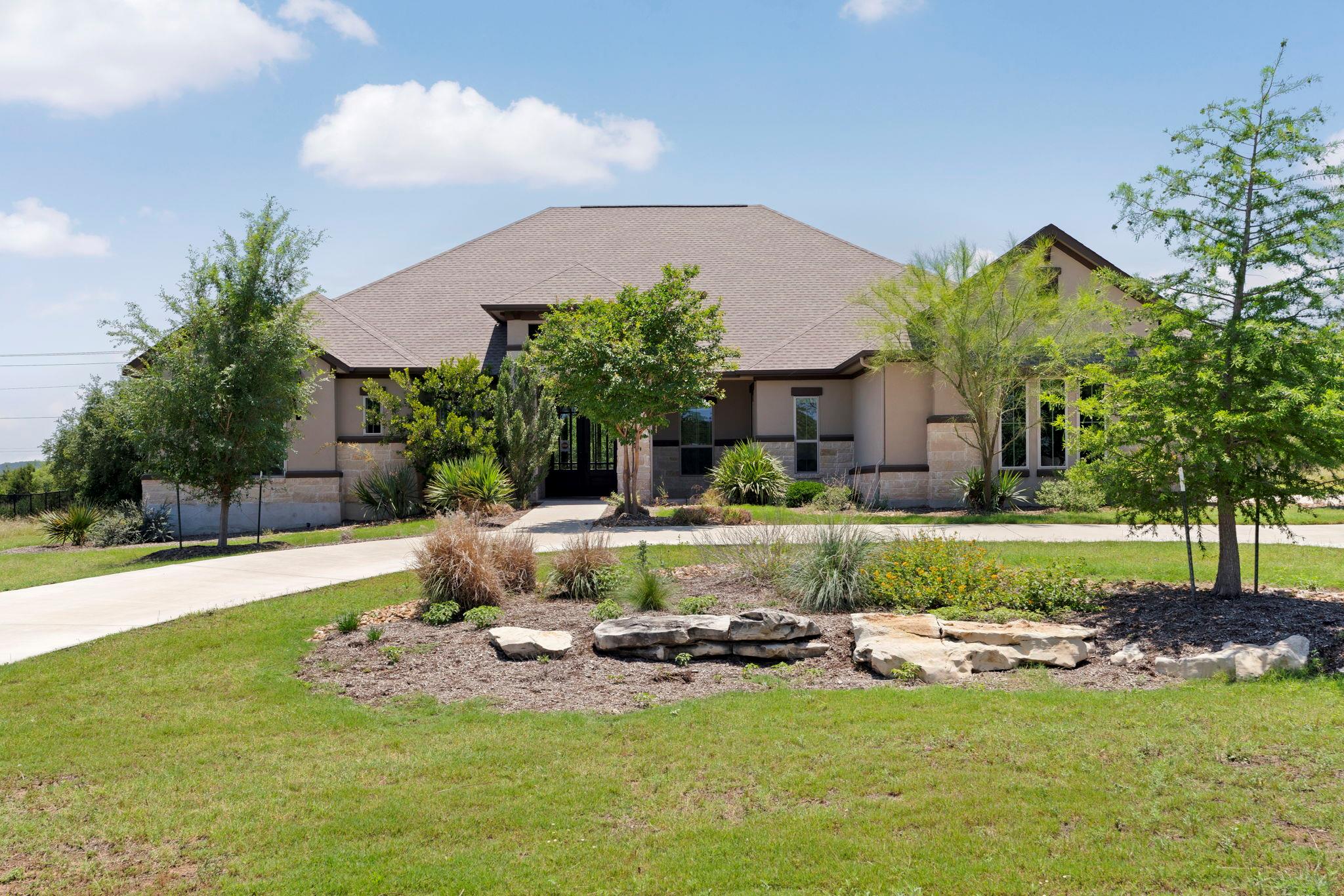 105 Council Oak Ct, Spicewood, TX 78669