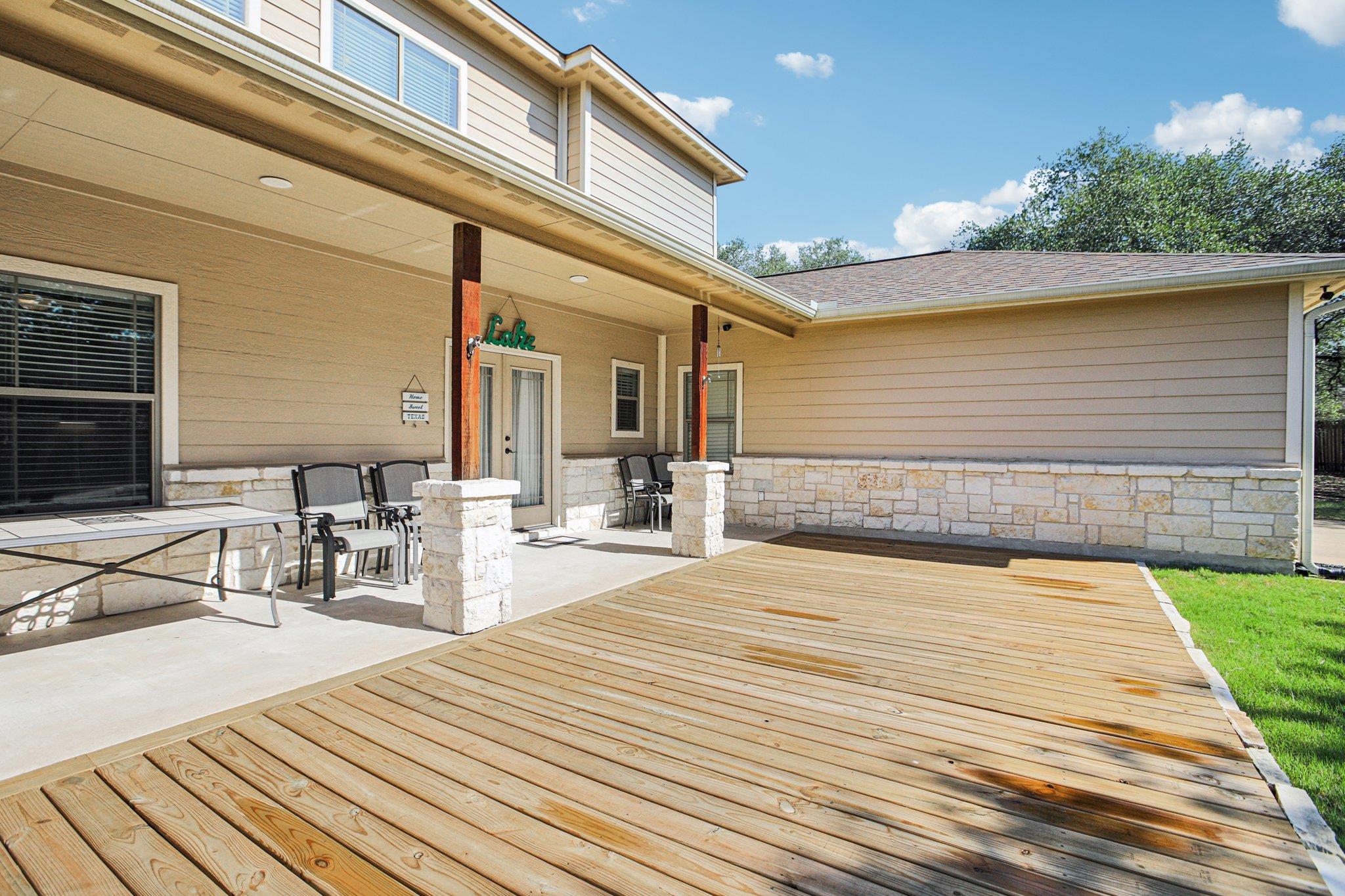 600 Augusta Cir N, Point Venture, TX 78645