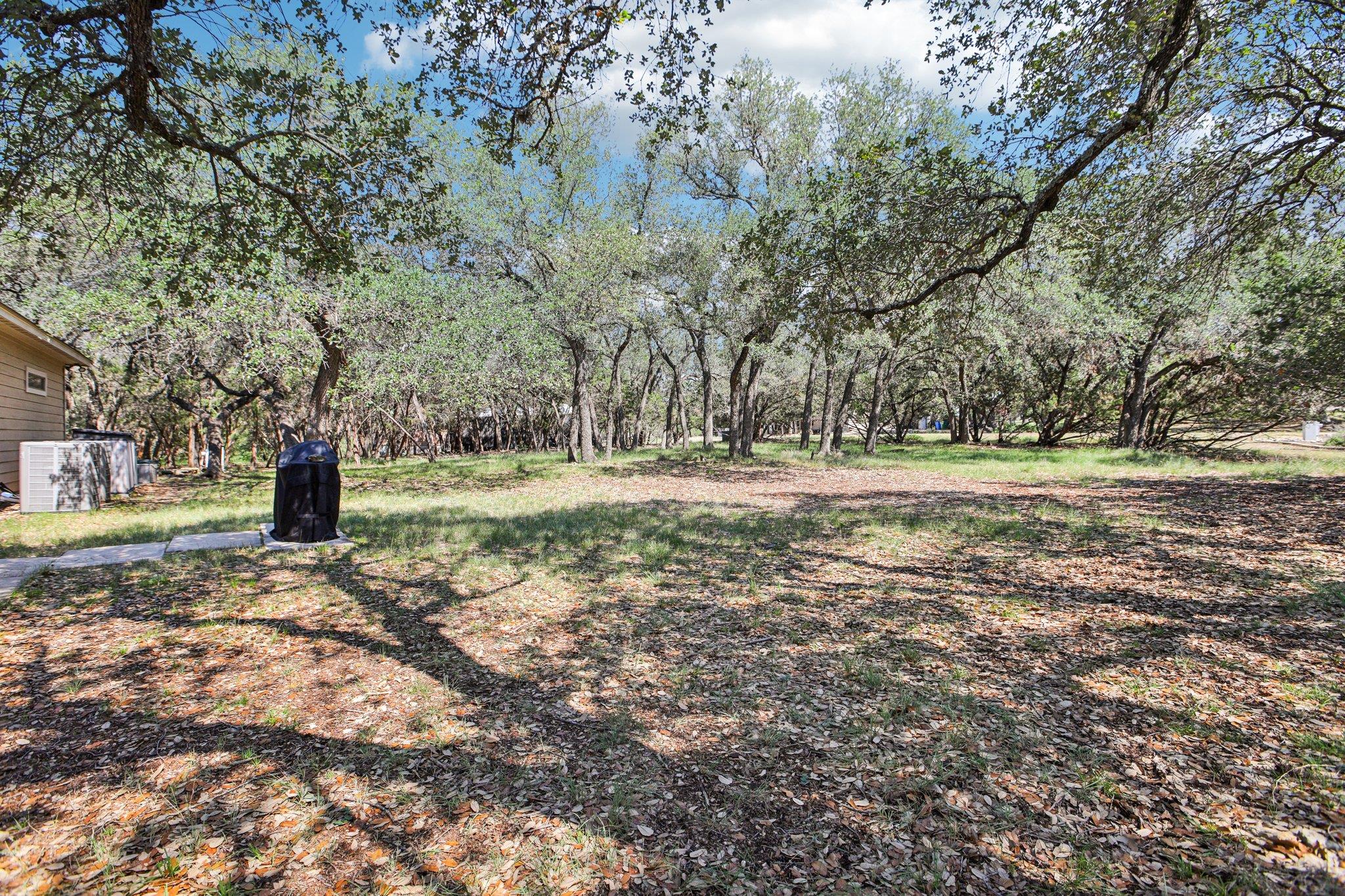 600 Augusta Cir N, Point Venture, TX 78645