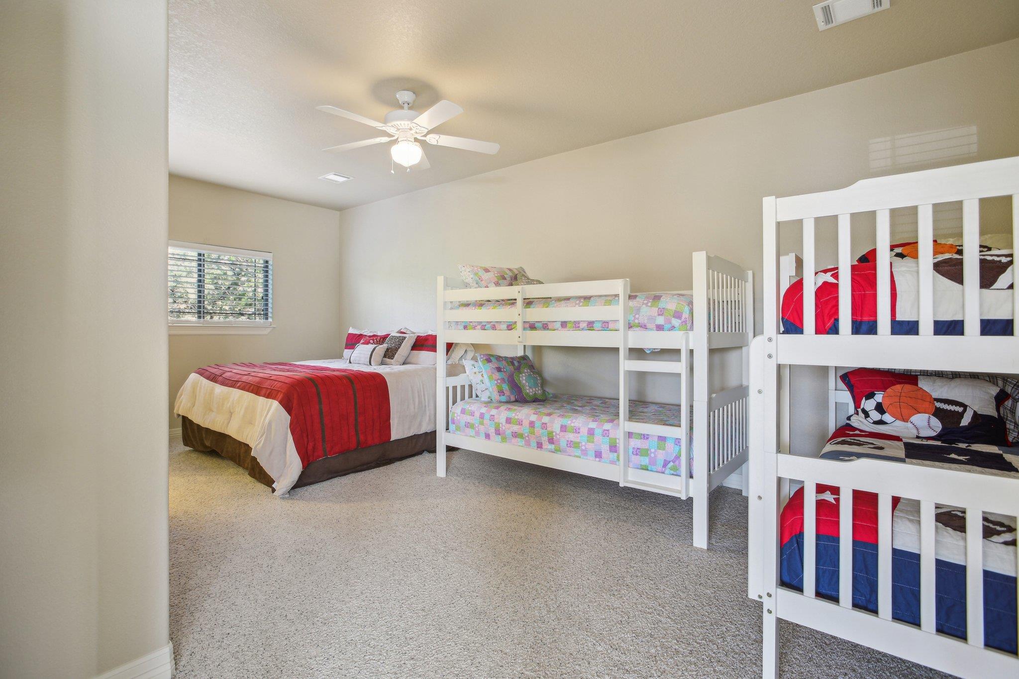 600 Augusta Cir N, Point Venture, TX 78645