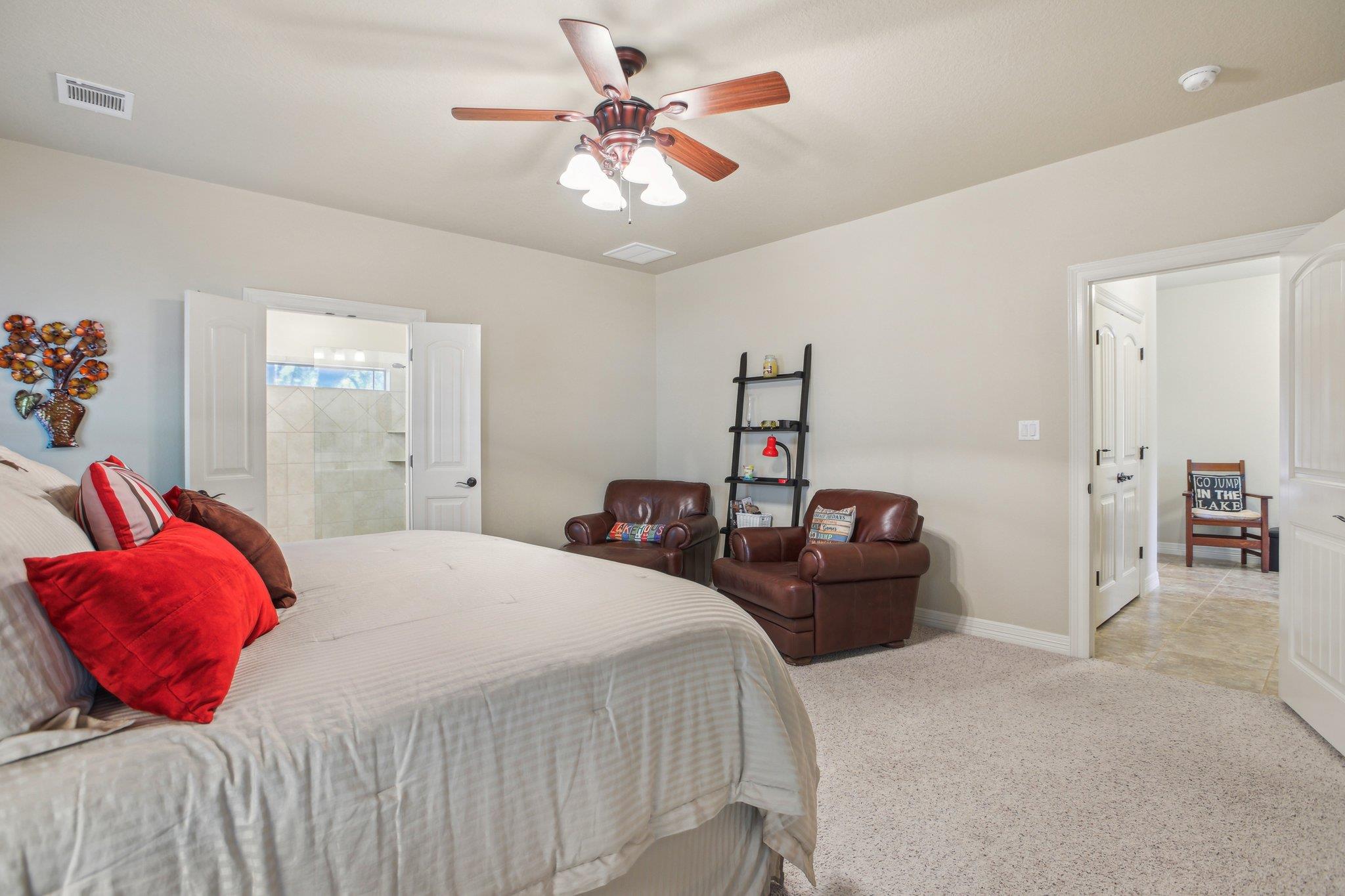 600 Augusta Cir N, Point Venture, TX 78645