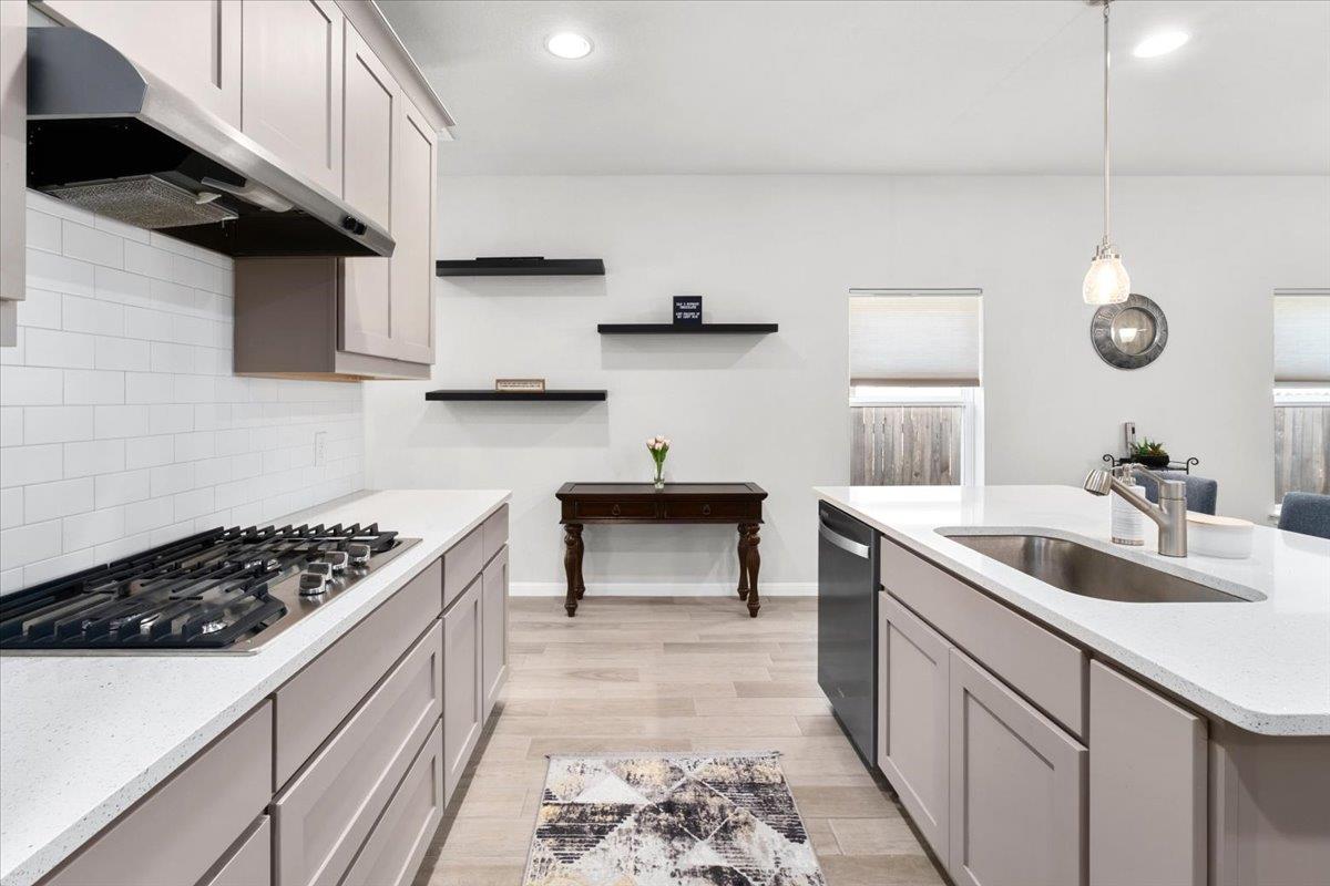 129 Lacey Oak Loop, San Marcos, TX 78666