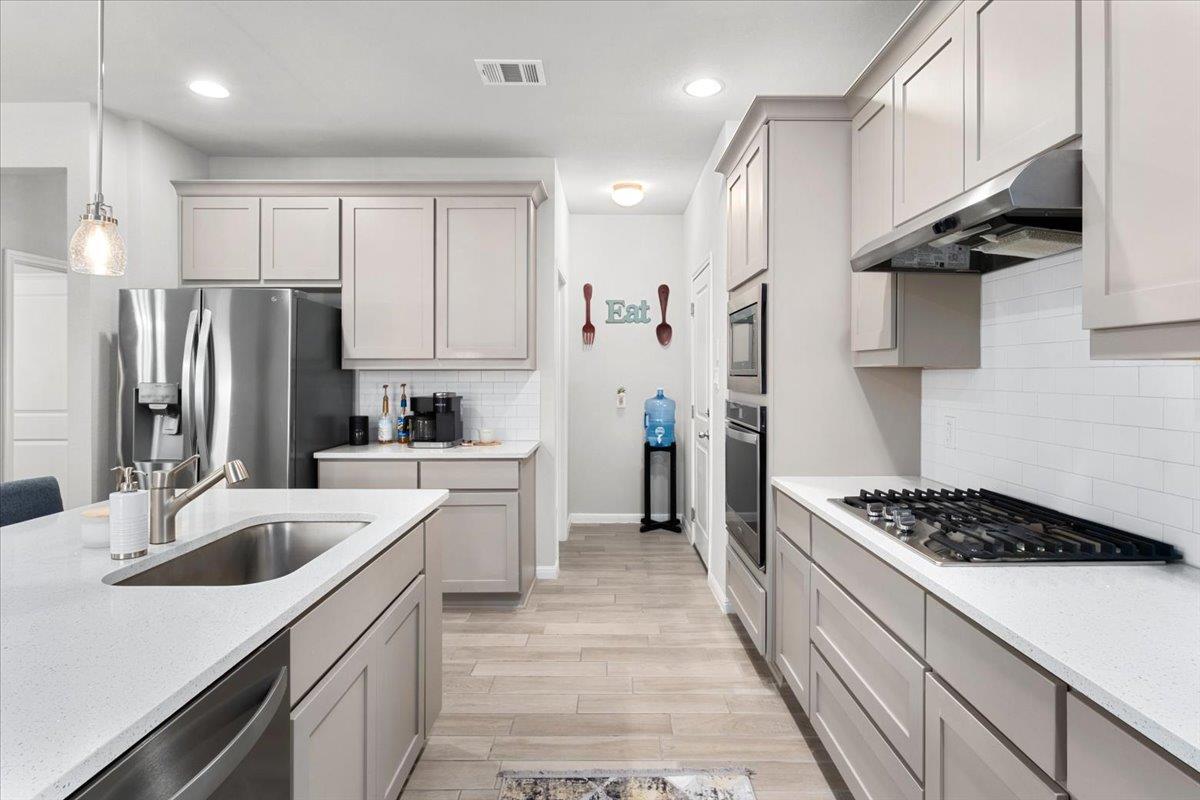 129 Lacey Oak Loop, San Marcos, TX 78666