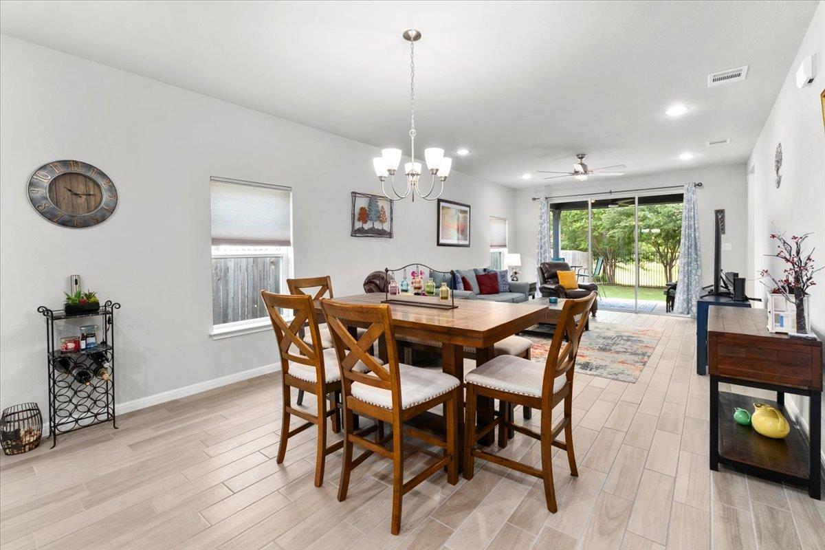 129 Lacey Oak Loop, San Marcos, TX 78666