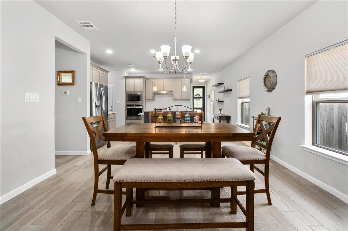 129 Lacey Oak Loop, San Marcos, TX 78666