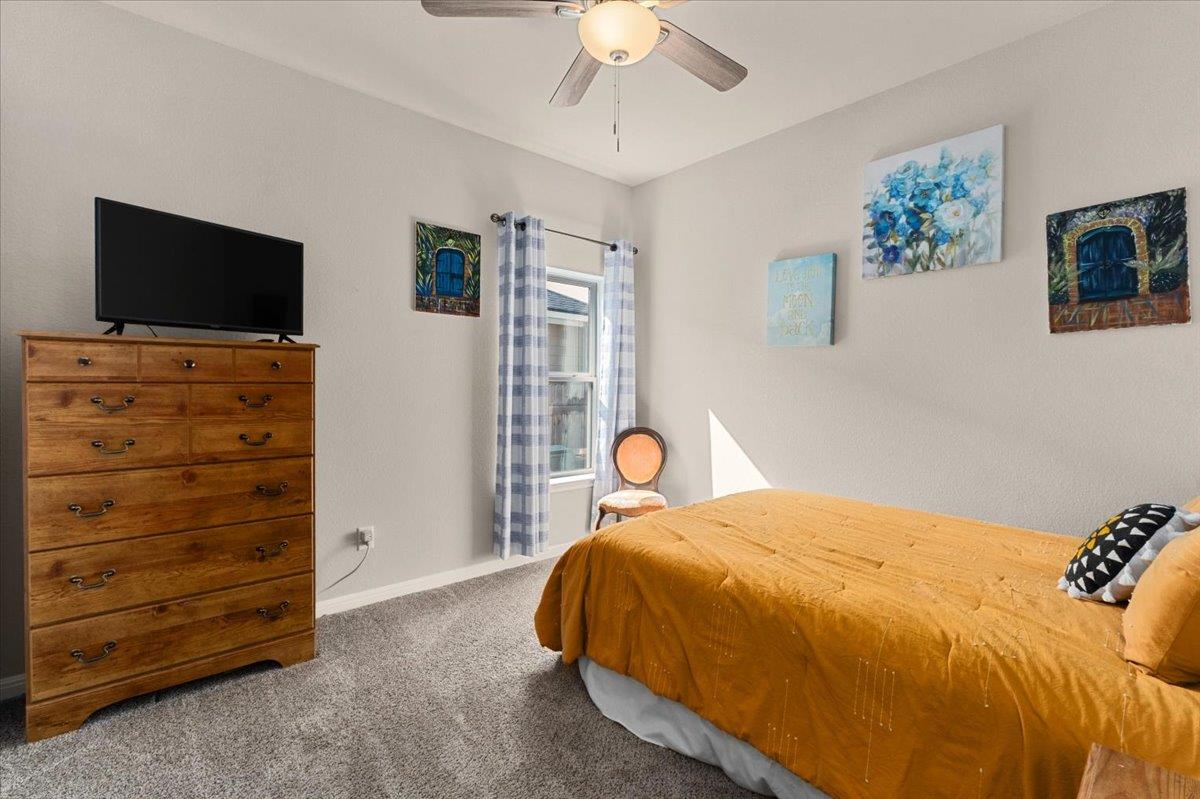 129 Lacey Oak Loop, San Marcos, TX 78666