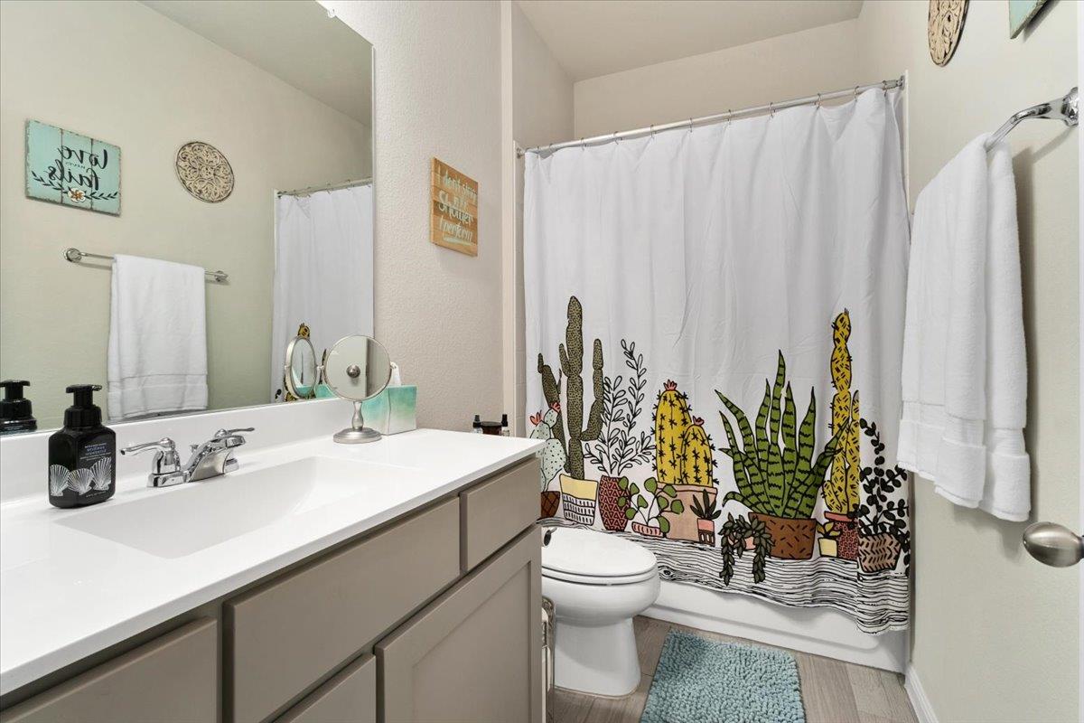 129 Lacey Oak Loop, San Marcos, TX 78666