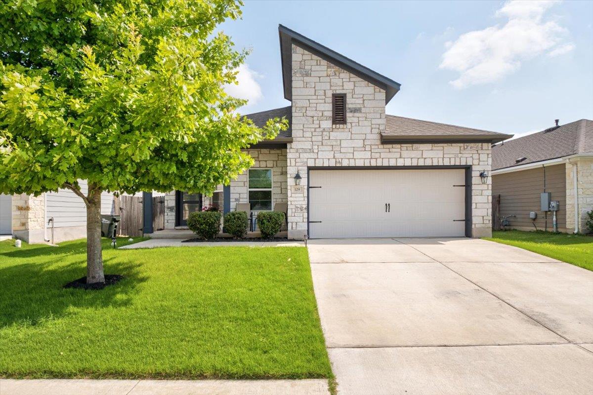 129 Lacey Oak Loop, San Marcos, TX 78666