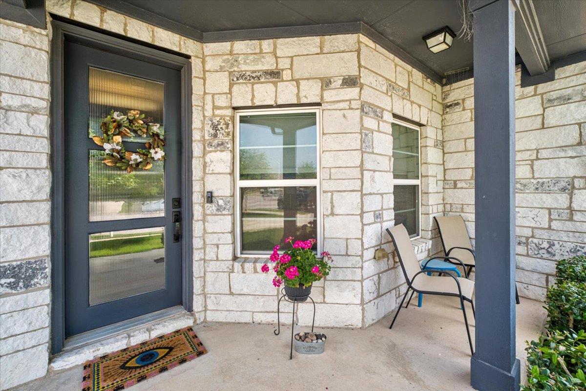 129 Lacey Oak Loop, San Marcos, TX 78666