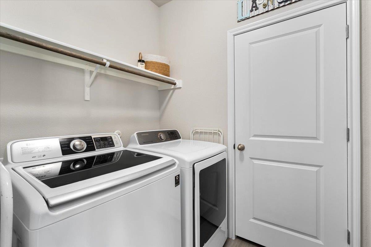 129 Lacey Oak Loop, San Marcos, TX 78666