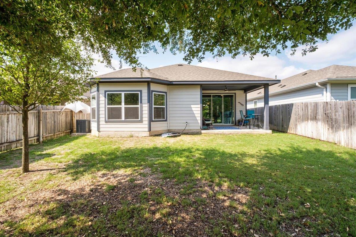 129 Lacey Oak Loop, San Marcos, TX 78666