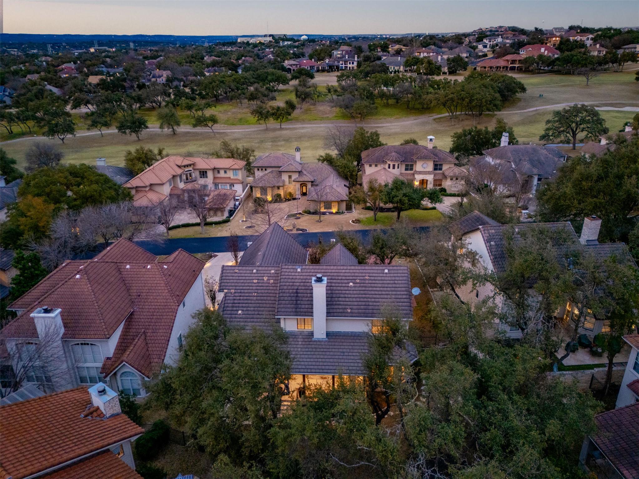41 Tiburon Dr, The Hills, TX 78738